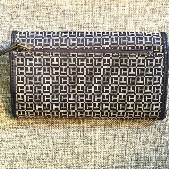 TOMMY HILFIGER Navy Blue Grey Trifold Wallet Credit Card Slots Extra Section - Picture 2 of 14